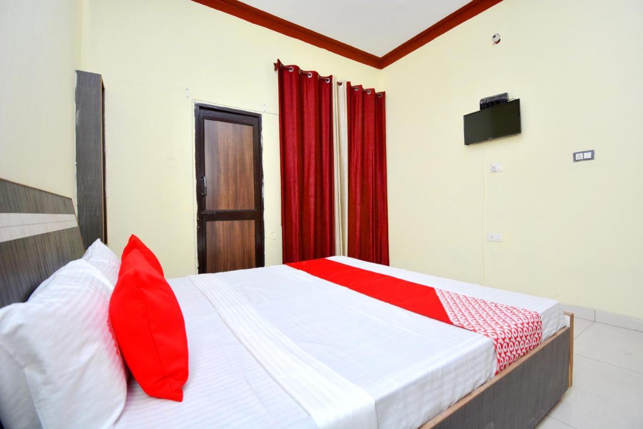 Oyo 40306 White House Hotel Jalandhar Exterior foto